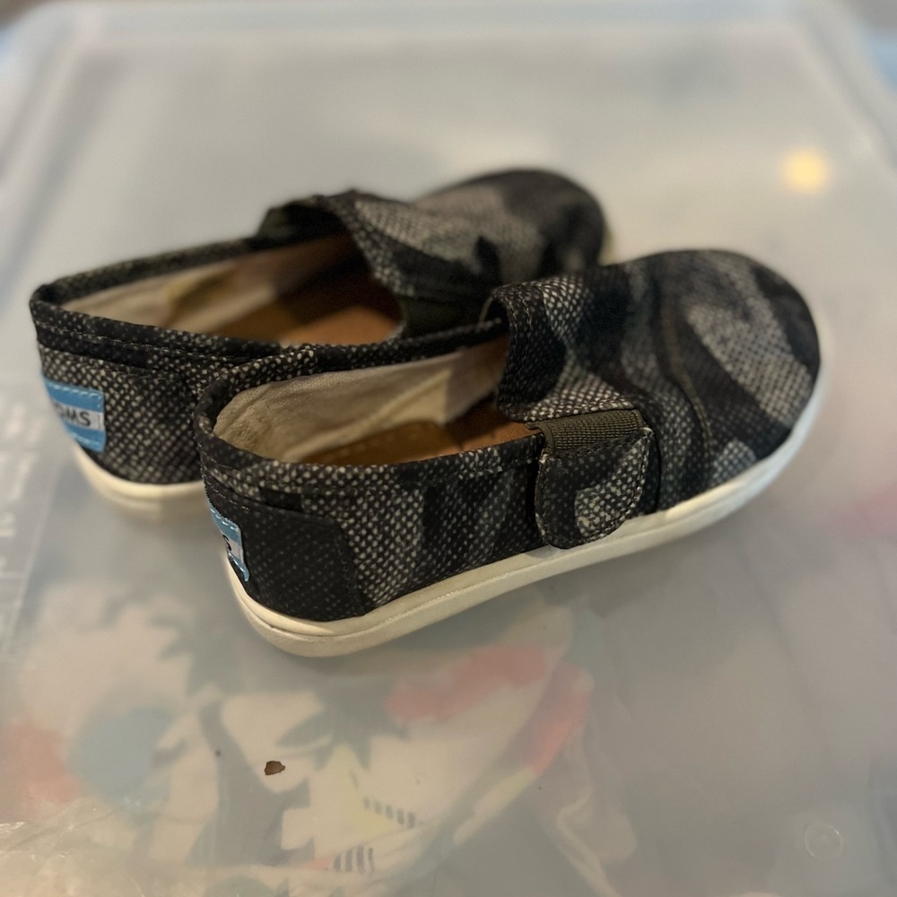 Tom’s toddler shoes